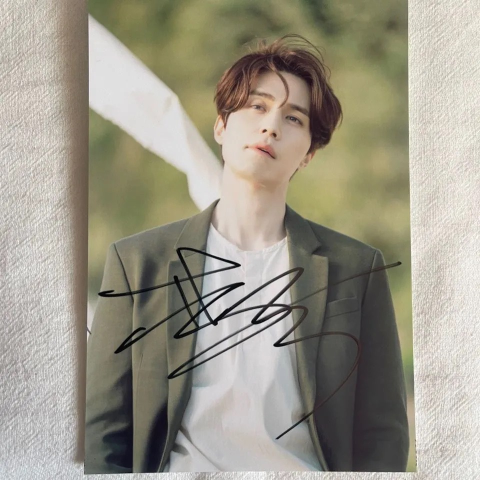 Korean Idol Lee Dong Wook Maga - Korean Lifestyle Magazine avis et prix