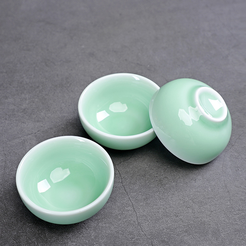 Celadon Fish Cute Teacup, Chin - Celadon Ceramic Cup avis et prix